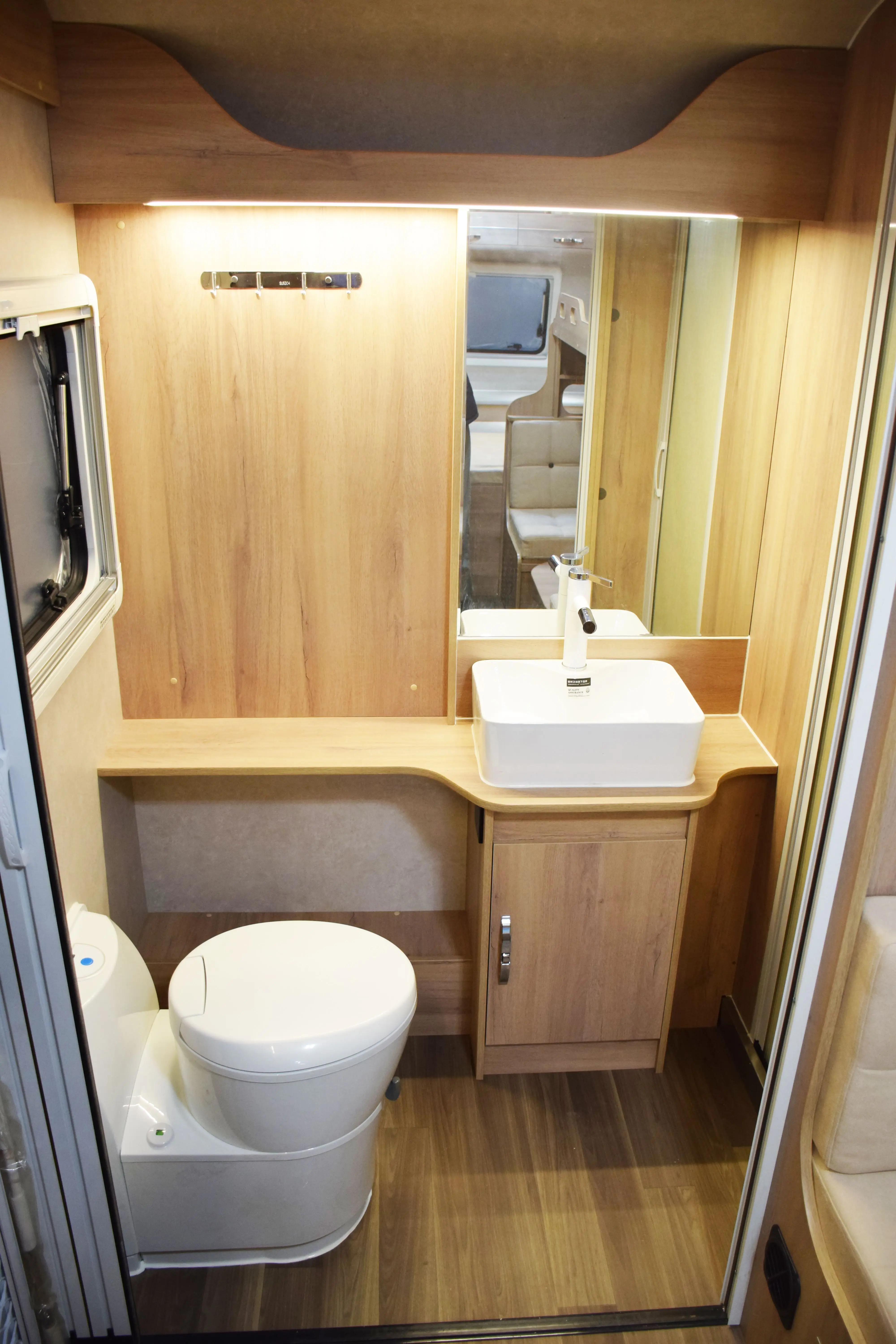 China Motorhomes Rv Accessories Camper Trailer Accessories Camping Rv Caravan Home Trailer