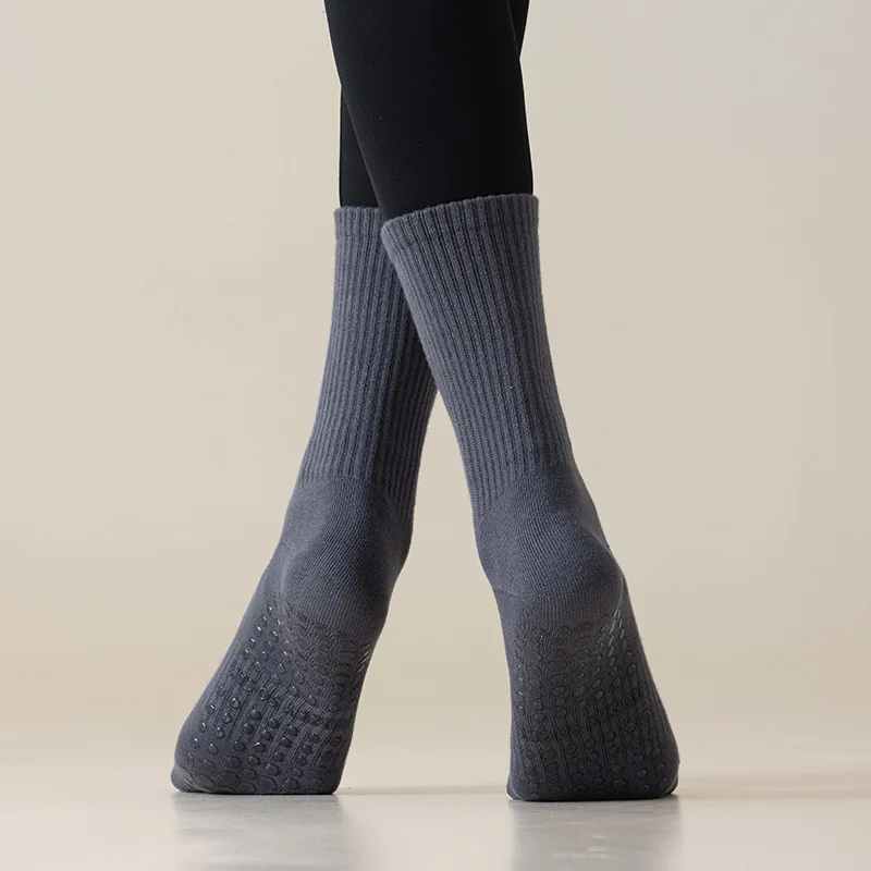 Free Sample Nylon Anti-slip  Sports  Socks Custom Grip Yoga Socks  Women Yoga Socks Fitness Yoga Wear