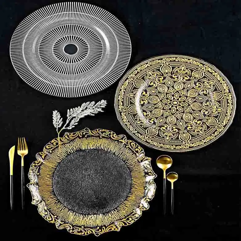 Popular Glass underplates for Wedding Banquet decoration Gold rimmed Charger Plates Wholesale luxury clear dinnerware ste