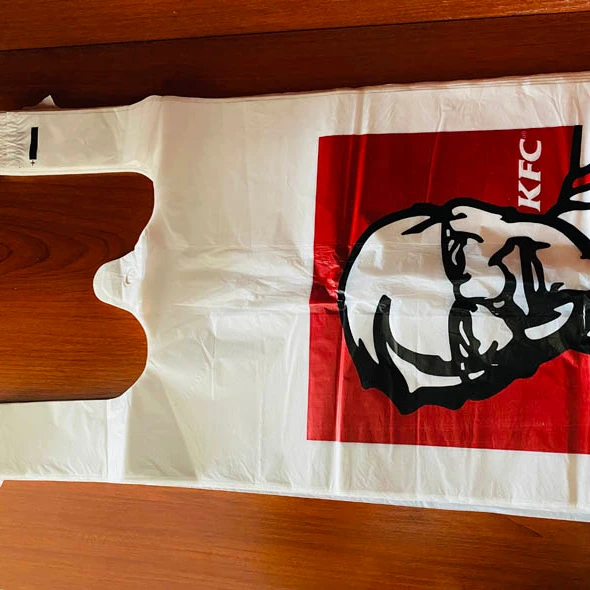 Китай поставщик KFC пластиковая сумка для переноски футболки