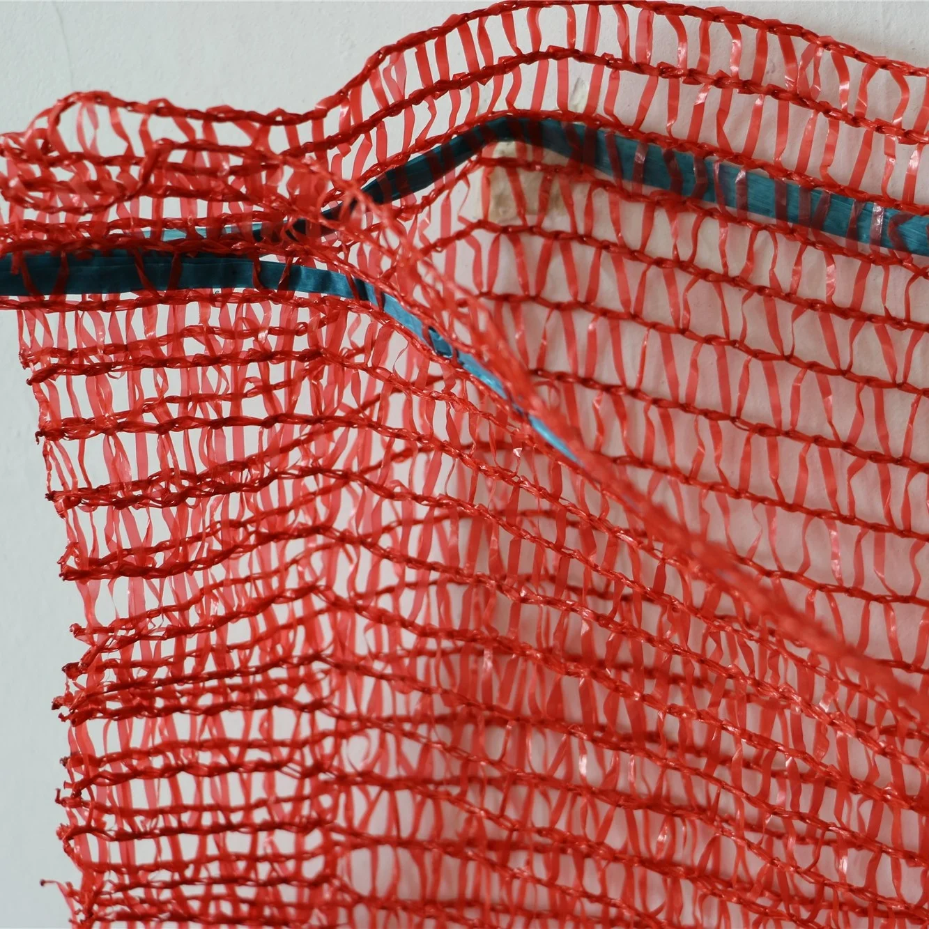 Многоразовый 25 кг и 35 фруктовый овощ PP Drawstring упаковочный мешок для картофеля лука сетчатый пластиковый пакет