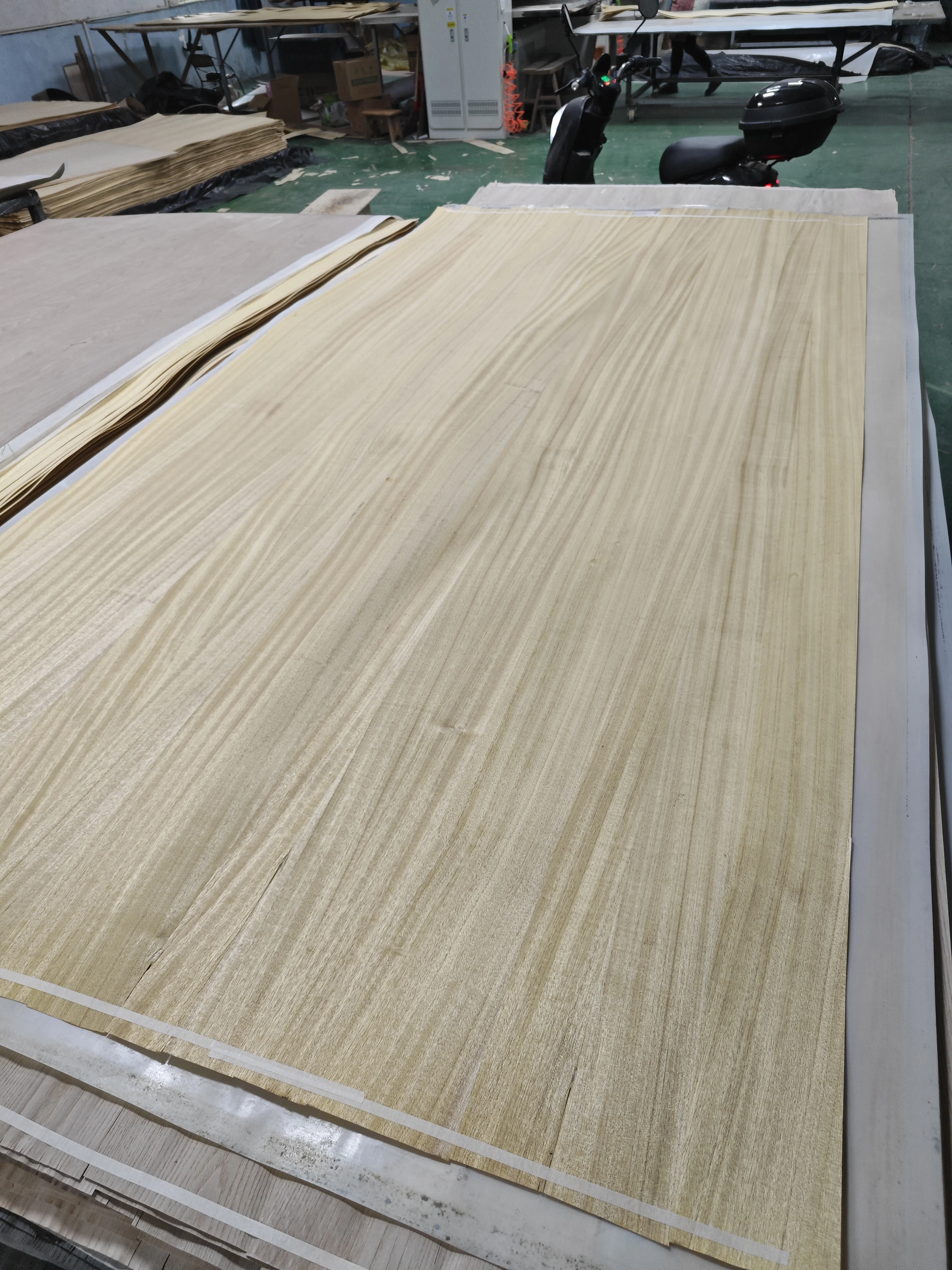 Natural Veneer Teak/Oak/Walnut/Elm Veneered Fancy Plywood
