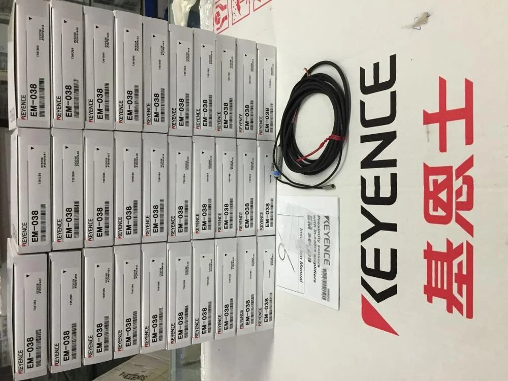 KEYENCE EM-038    Proximity sensors with in-cable amplifiers       f3.8, NPN    New original
