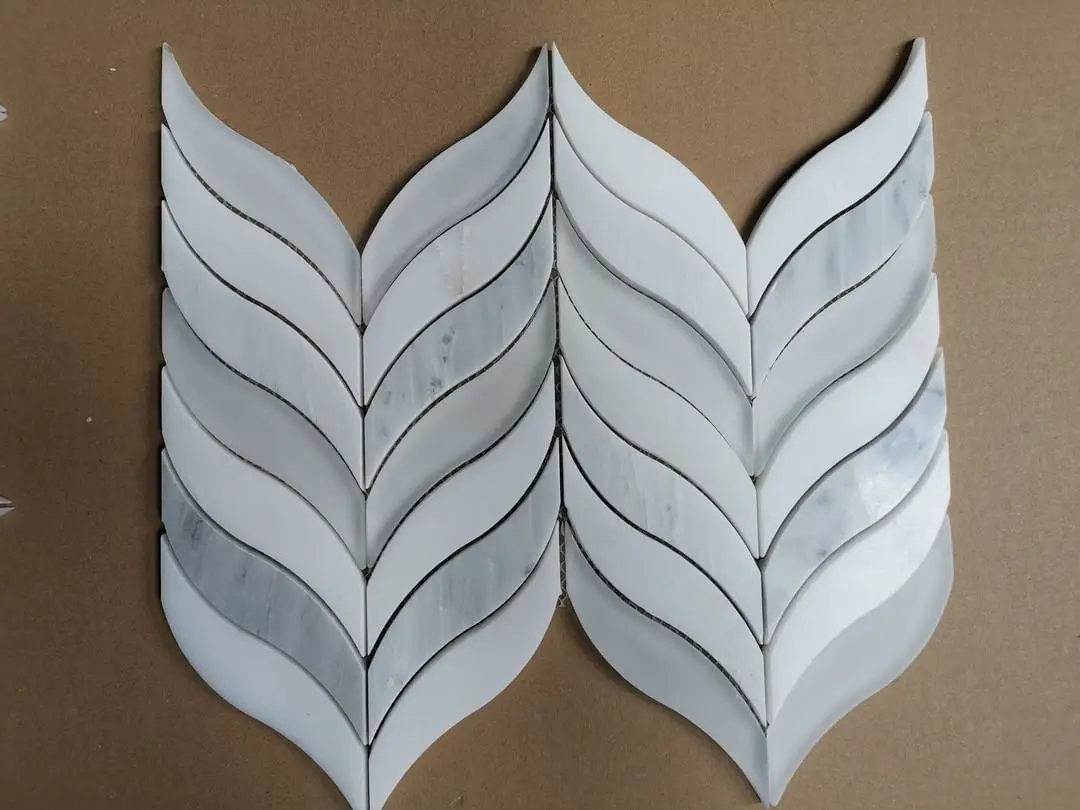 Leaf shape white carrara mosaic marble tile 30*30 new design for bathroom kitchen backsplash mosaic