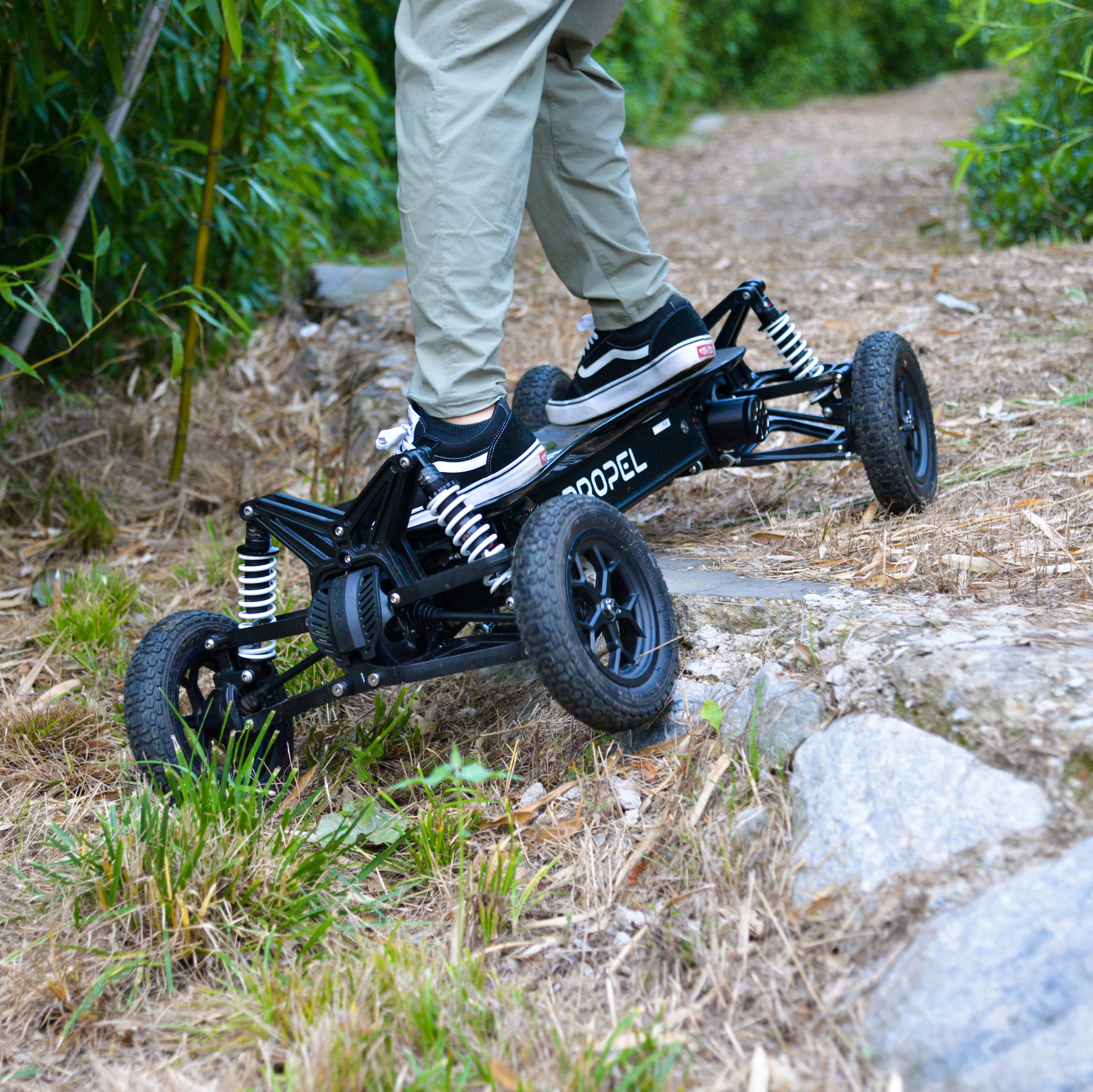 2022 POPULAR ALL TERRAIN ELECTRIC SKATEBOARD LONGBOARD WITH DOUBLE MOTORS REMOTE CONTROL