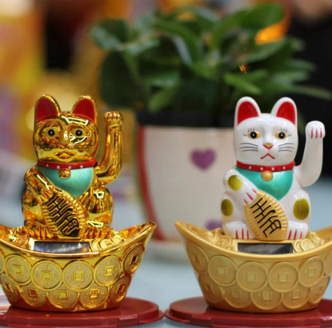 4 Inches Big Solar Power Plastic Japanese Fortune Cat   White Golden Black Color Waving Arm Lucky Cat Maneki Neko