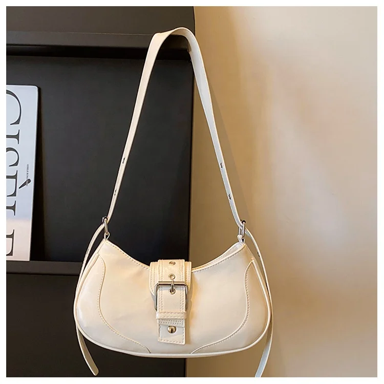 2024 summer new fashion belt single shoulder crossbody dumplings small square female bag to support a large number of
