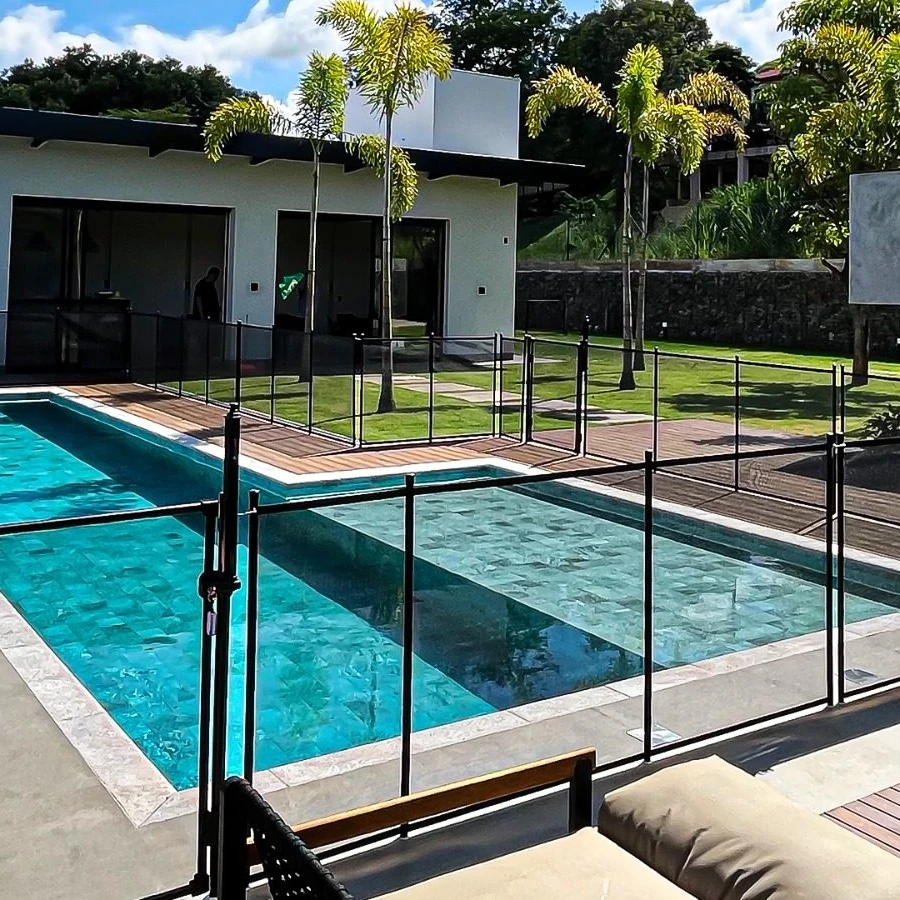 Заводская цена ультрафиолетовое защитное ветровое стекло сетка для бассейна с ПВХ покрытием съемное ограждение