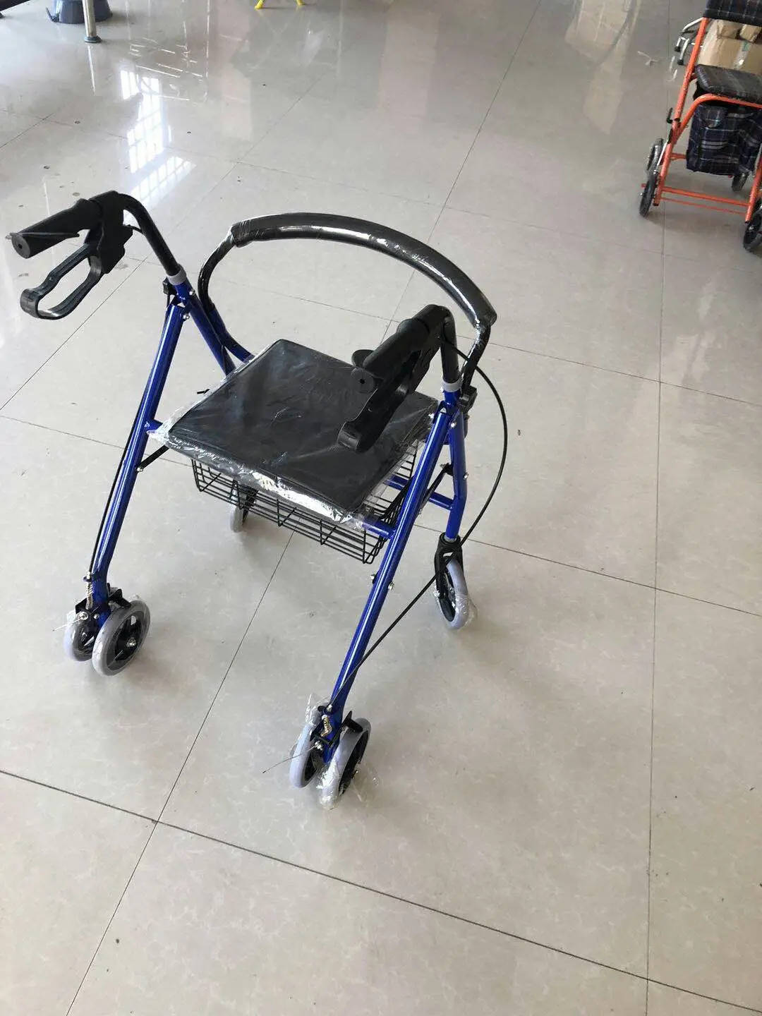 Wholesale folding outdoor lightweight aluminium adults elderly walking aids frame foldable upright walker rollator