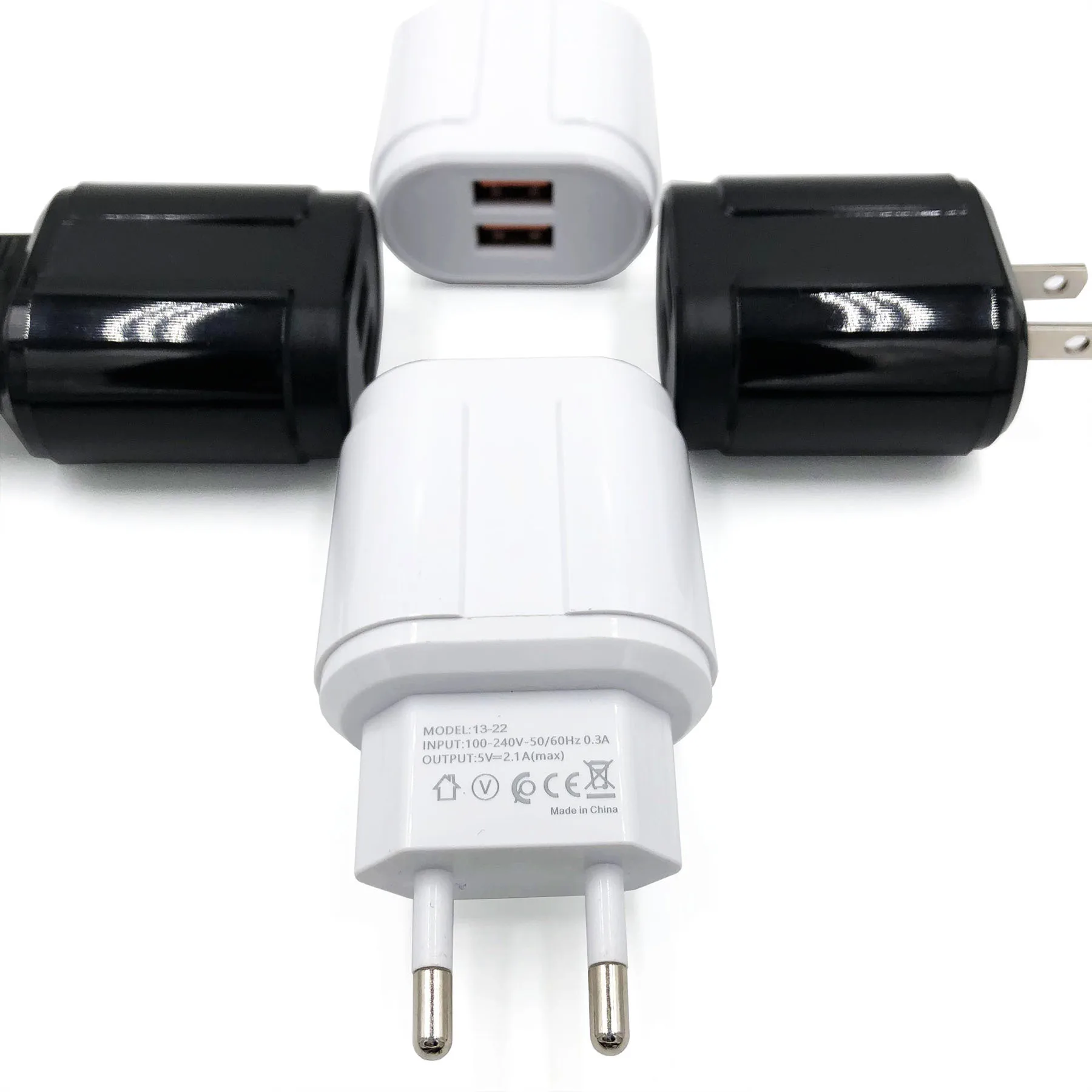 
5V / 2.1a butterfly intelligent fast charging dual-U charging travel charging European standard American Standard British standa 
