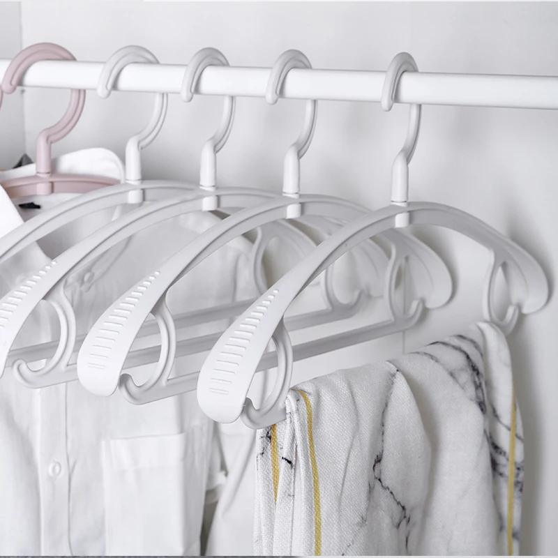 High Quality Creative Scarf  Flat Plastic Trouser Hangers for Clothes Anti-slip