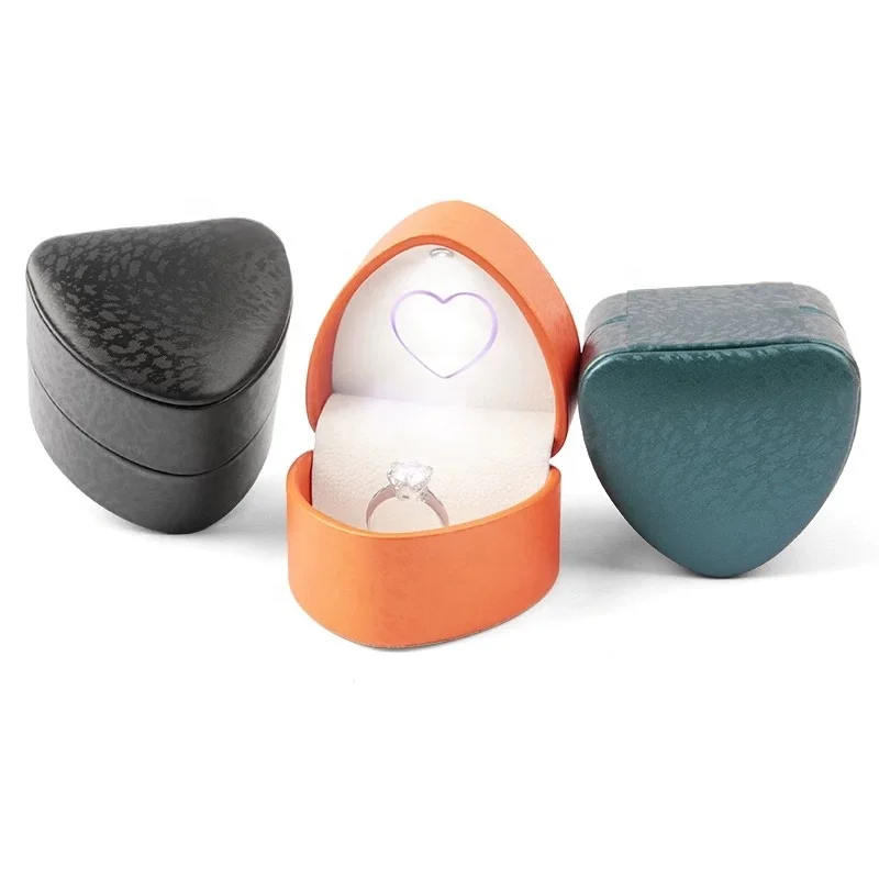 New heart-shaped creative PU leather LED necklace ring earrings jewelry set jewelry packaging gift box
