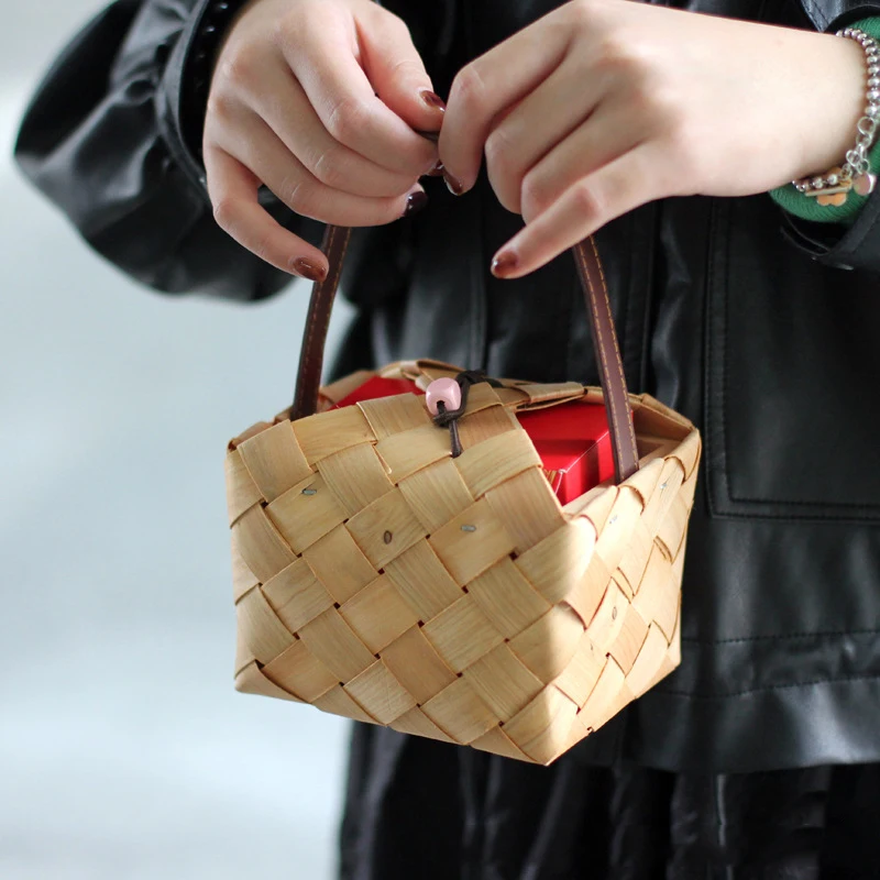 wholesa Hand-woven bamboo wedding candy favor boxes and portable supplies basket Birthday gift basket