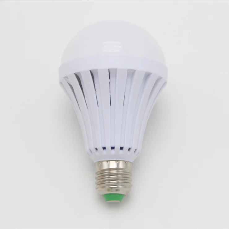 Super bright 5w 7w 9w 12w 15w emergency rechargeable led light bulb for night fishing restaurant family power outage