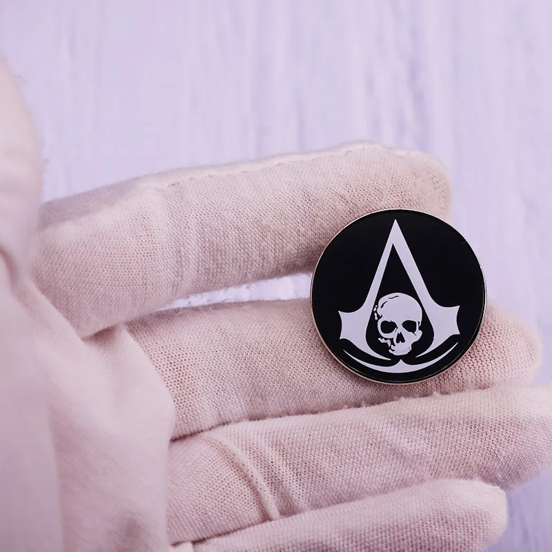 Assassins Creed Black Flag Pin Brooch Skull Gothic Badge