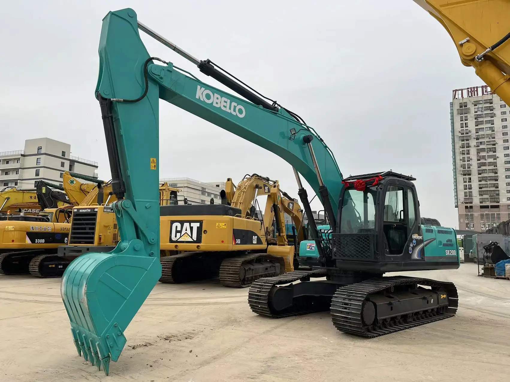 Japan surplus high quality construction machinery used Kobelco medium crawler excavator SK200 SK210