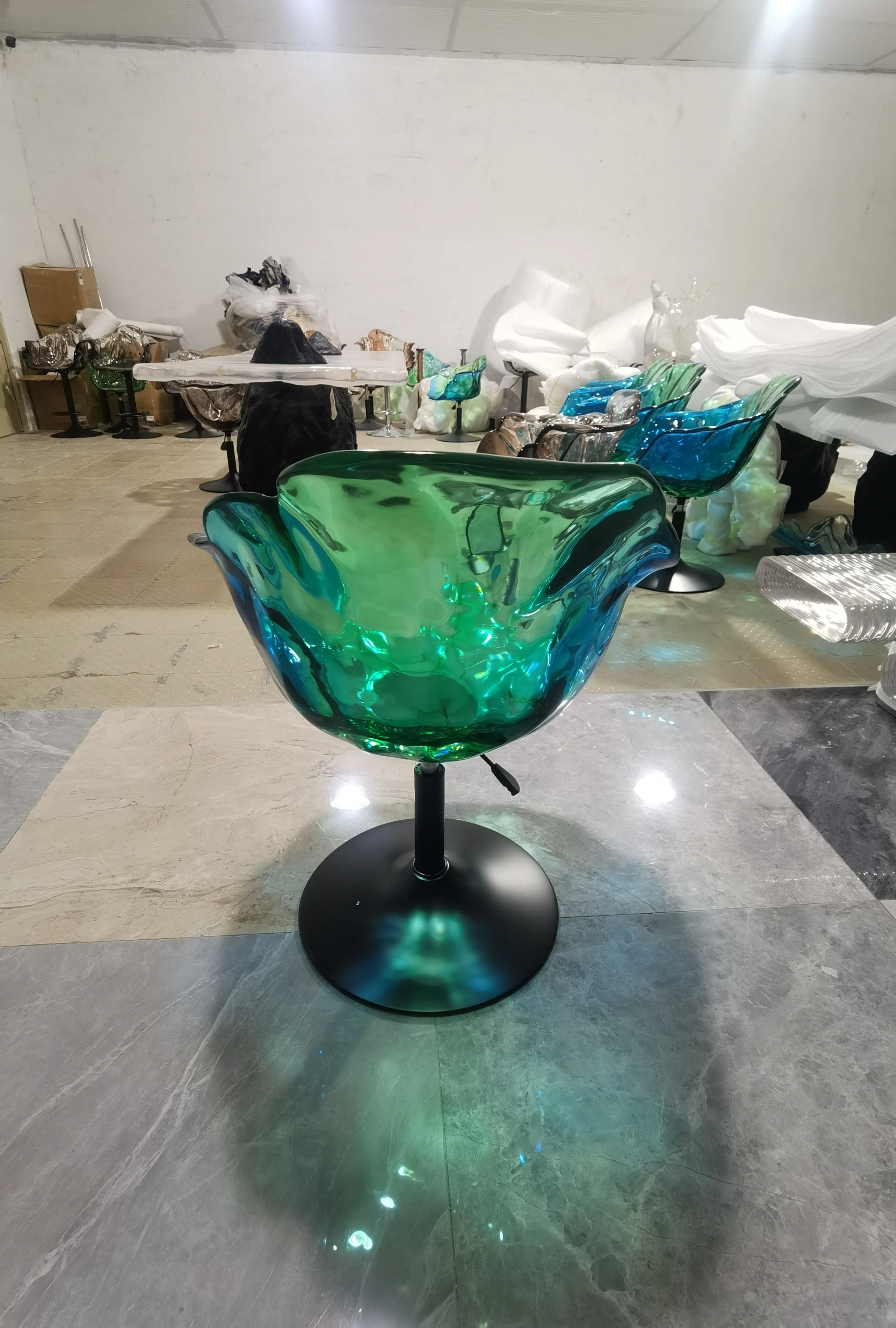 Rotatable Pop  Art flower design hand made transparent crystal lifting Barstool Resin Swivel dining clear resin Chair sculpture