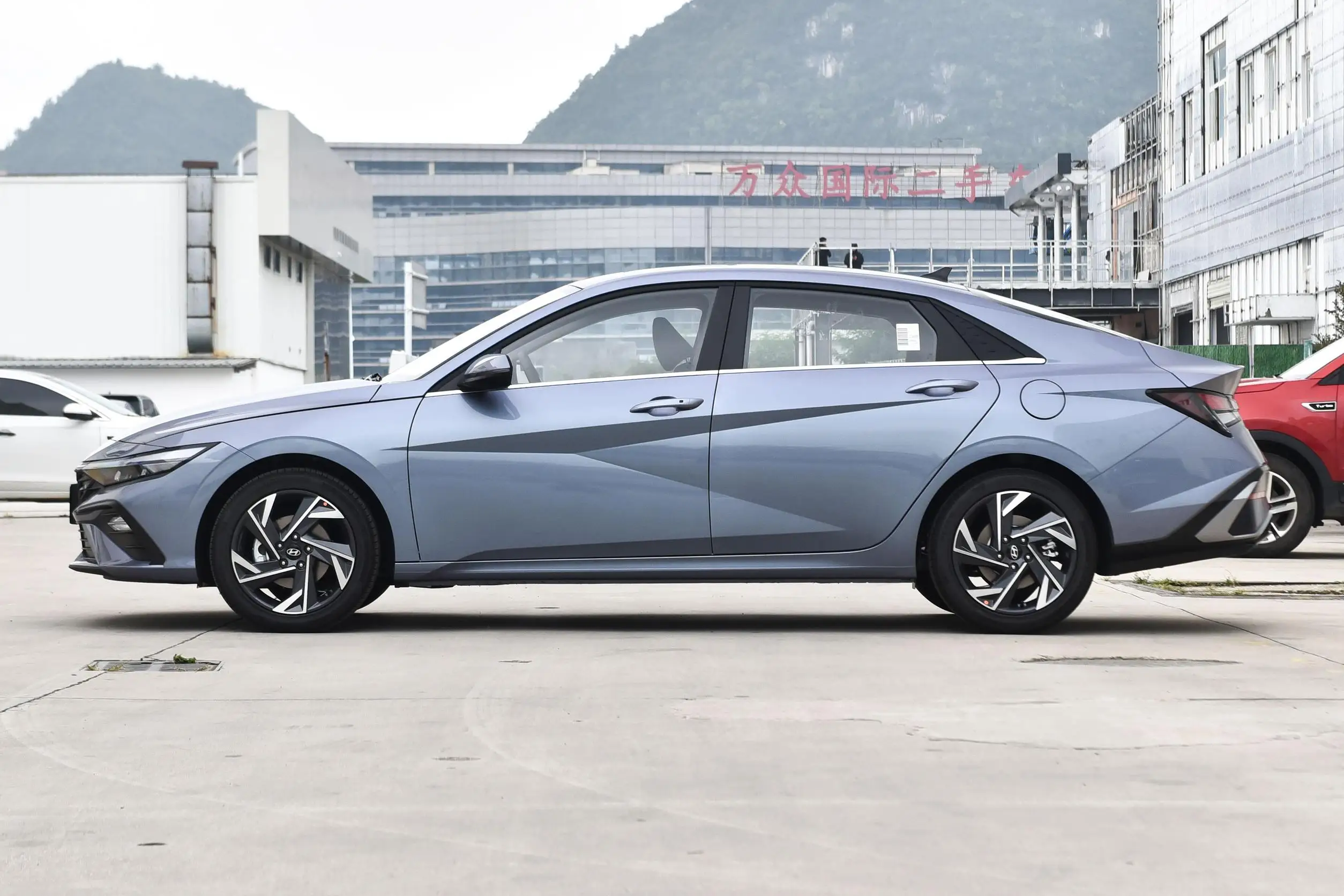 Заводская цена Hyundai Elantra 2023 Подержанный автомобиль Бензиновый Автоматический подержанные автомобили на экспорт