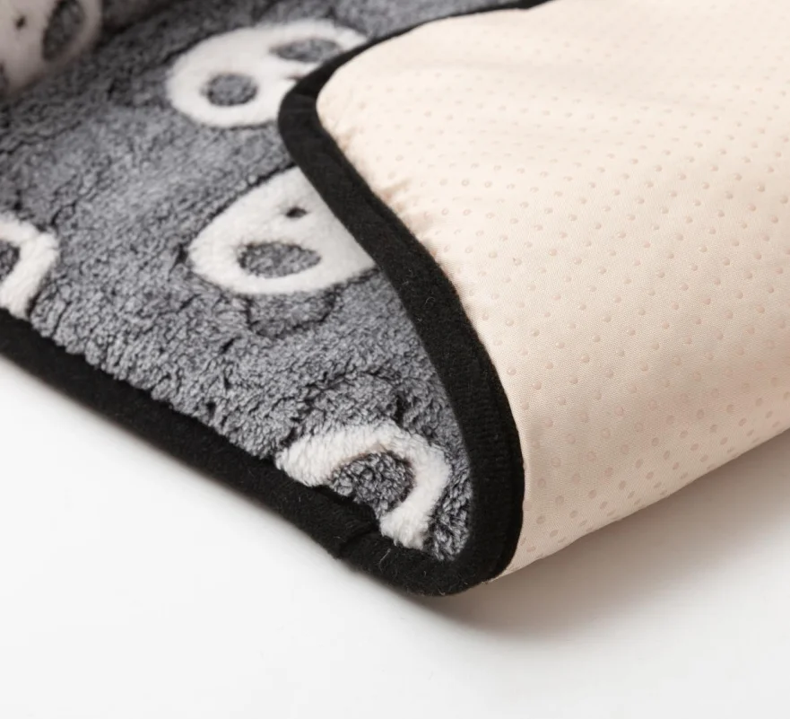 
2021 wholesale washable portable Pet mat with pillow Panda Style Fun House cats and dogs small animals rolling up faux fur bed 