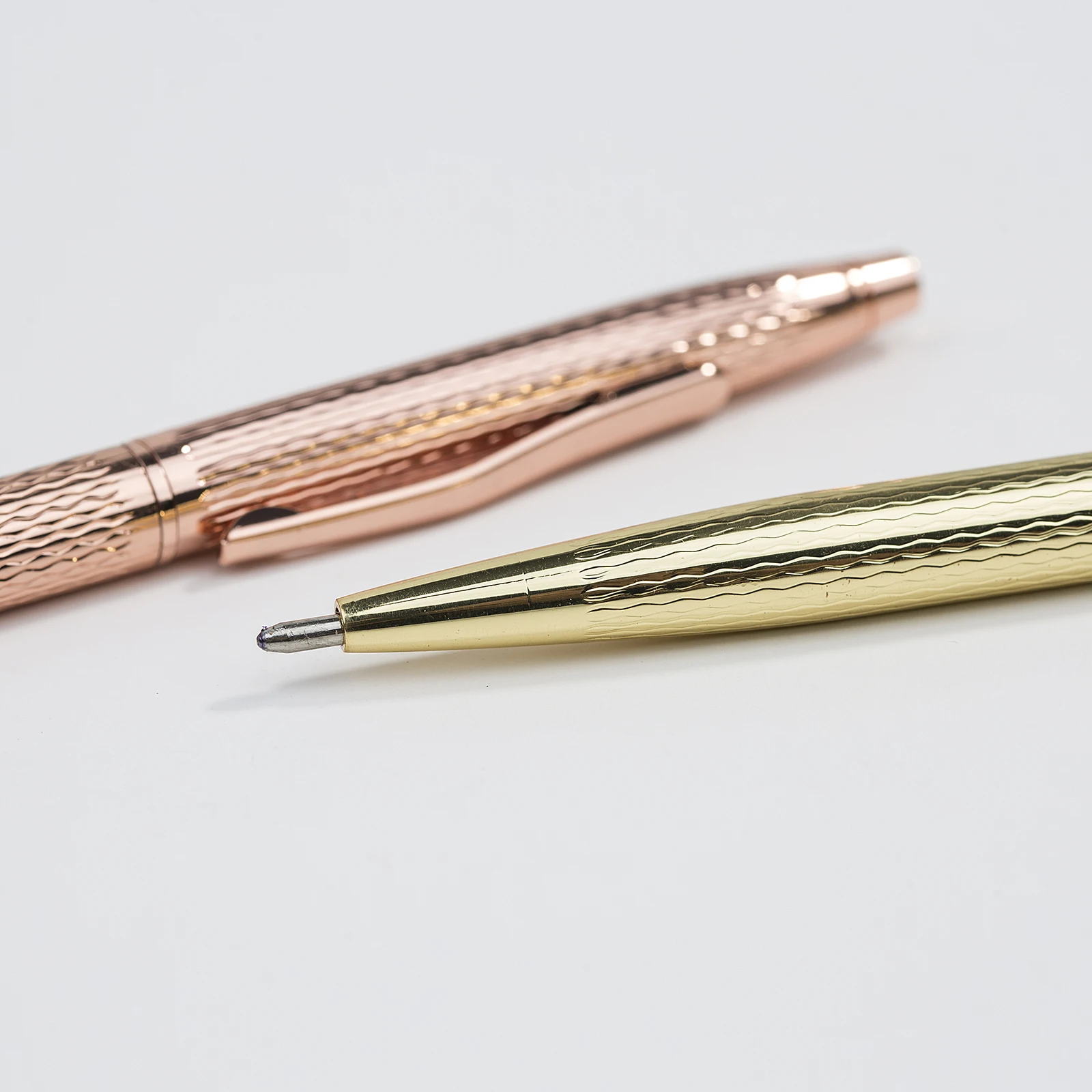 
Cross Twist Function Metal Ballpoint Pen Gold /Rose Gold/Silver Luxury Pens Promotional Custom Metal Pens 