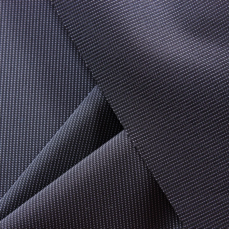 Деформирующая и утопленная ткань с полиуретановым покрытием (черно-белая вертикальная планка)