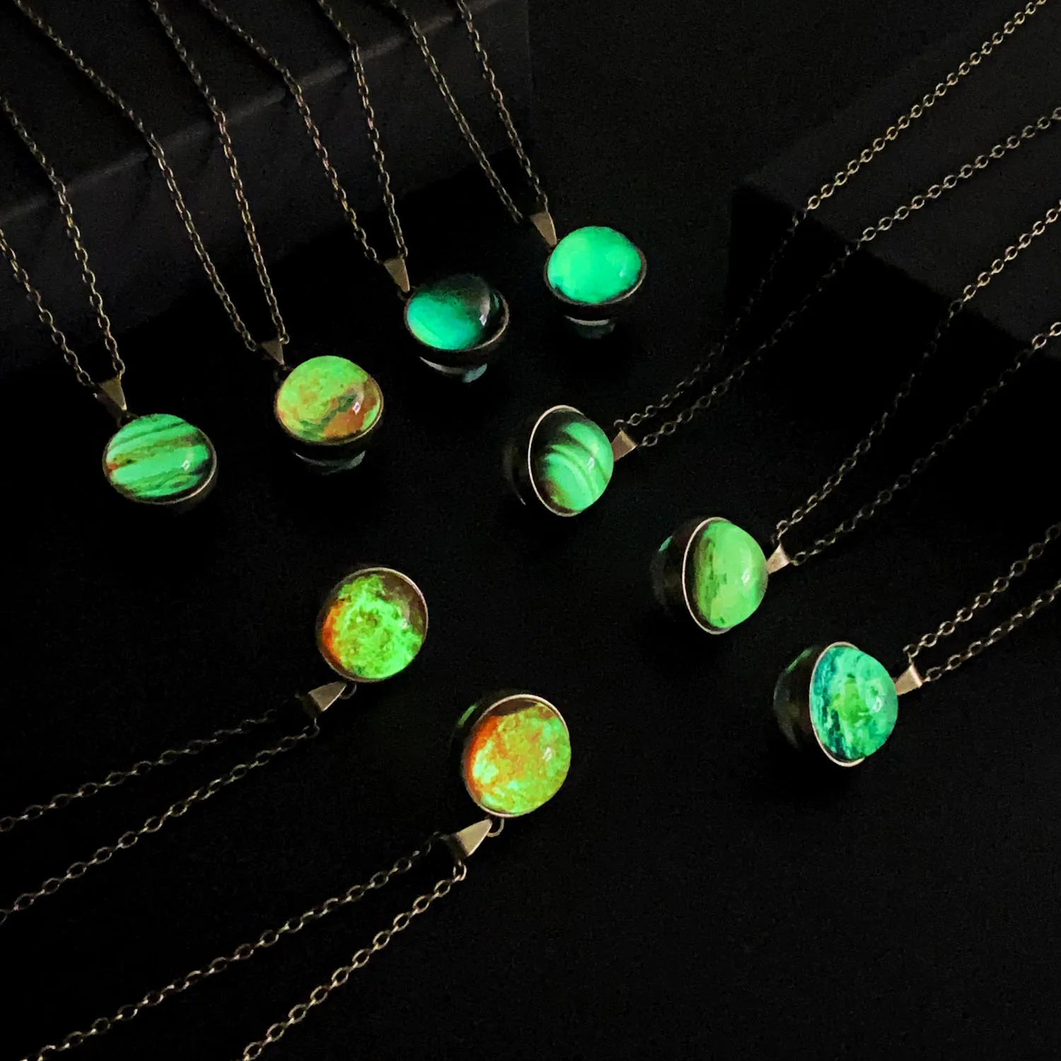 Dropshipping Popular Personality Galaxy Pendant Necklace Eight Planets Glow-in-the Dark reversible retro pendant necklace N380