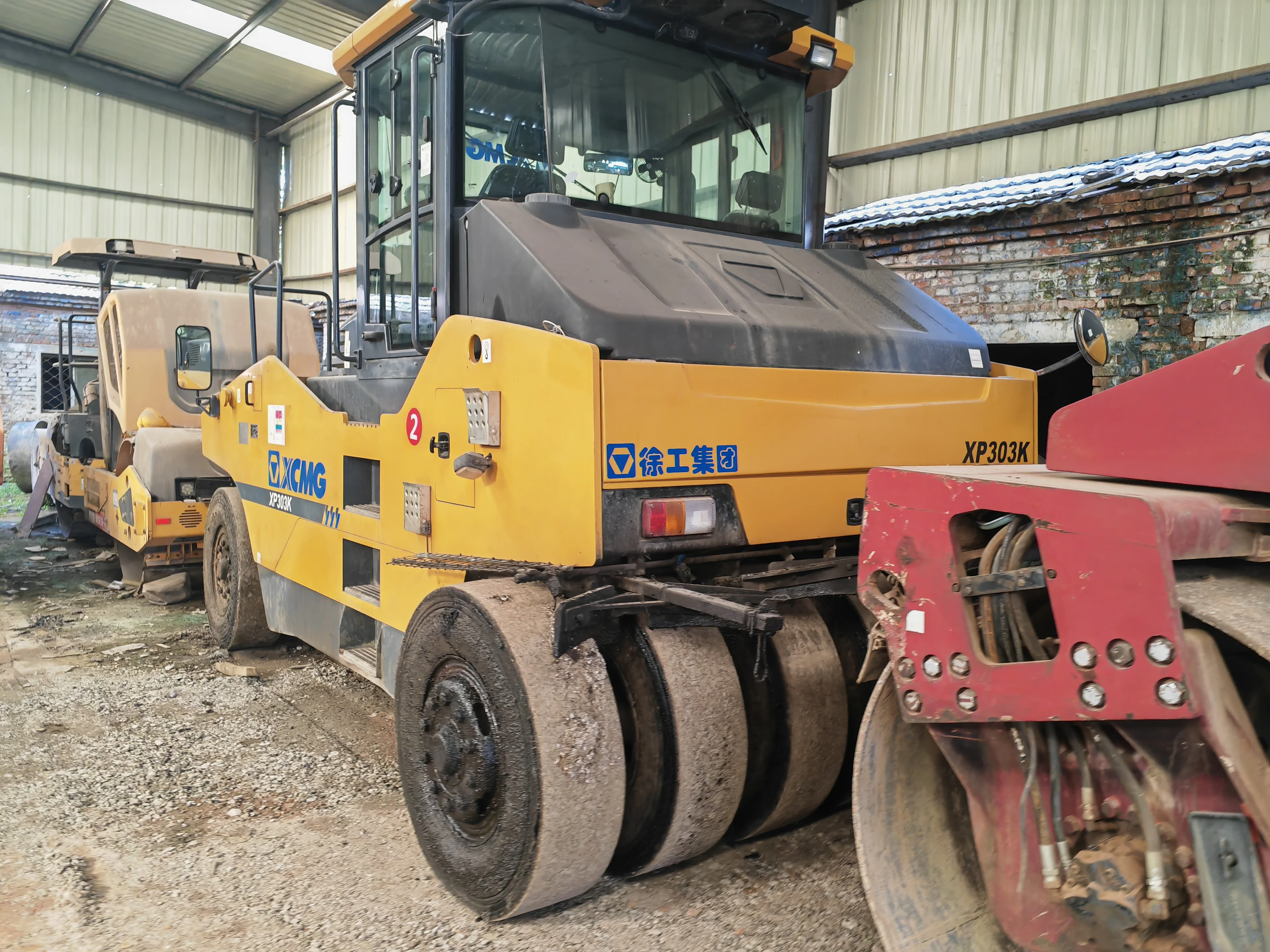 XCMG Official 30tons Used Pneumatic Rubber Tires Vibratory Roller XP303K With Energy-saving Engine