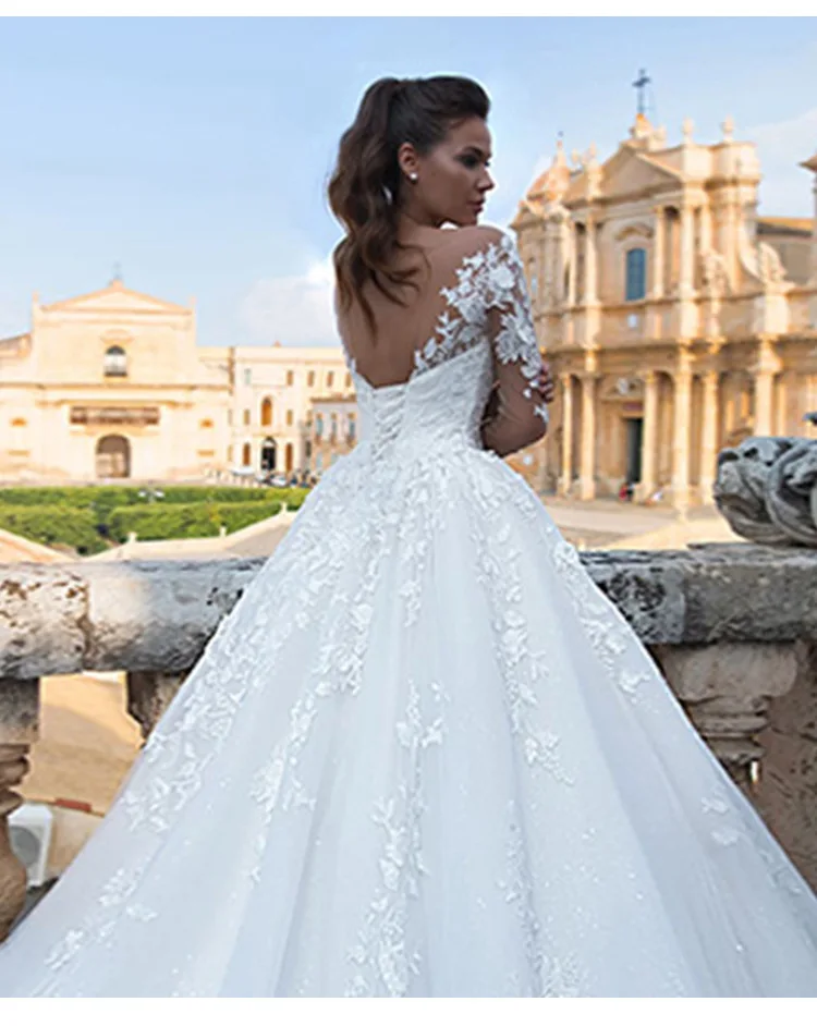 V neck Luxury Long Sleeves dress Customized dress wedding Beaded Lace Fabric White Bridal Gowns modest Robe wedding dress