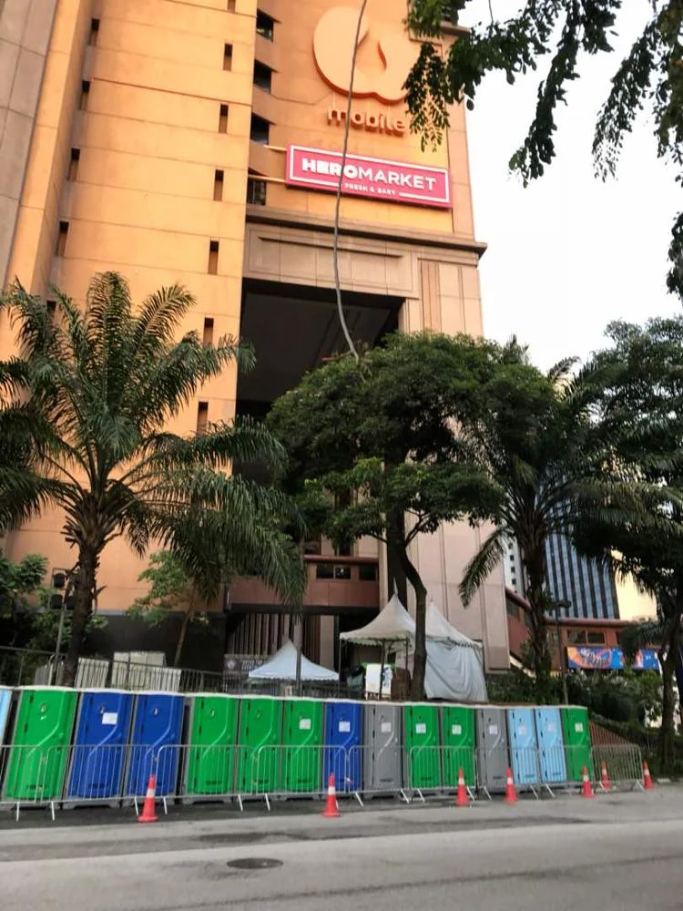 Australia market metal base toilet portable mobile plastic toilet used for rent