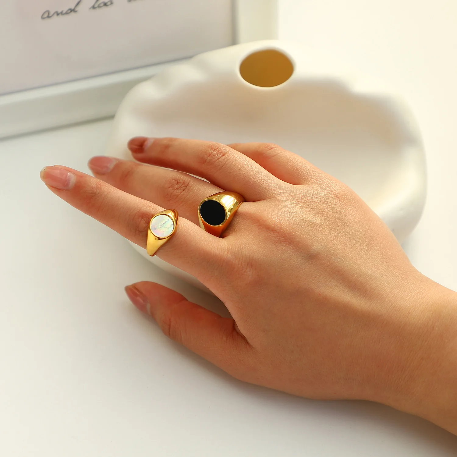 INS Trend Geometric Round Black Stainless Steel Ring Women Gold Plated Titanium Steel Finger Rings For Men Women