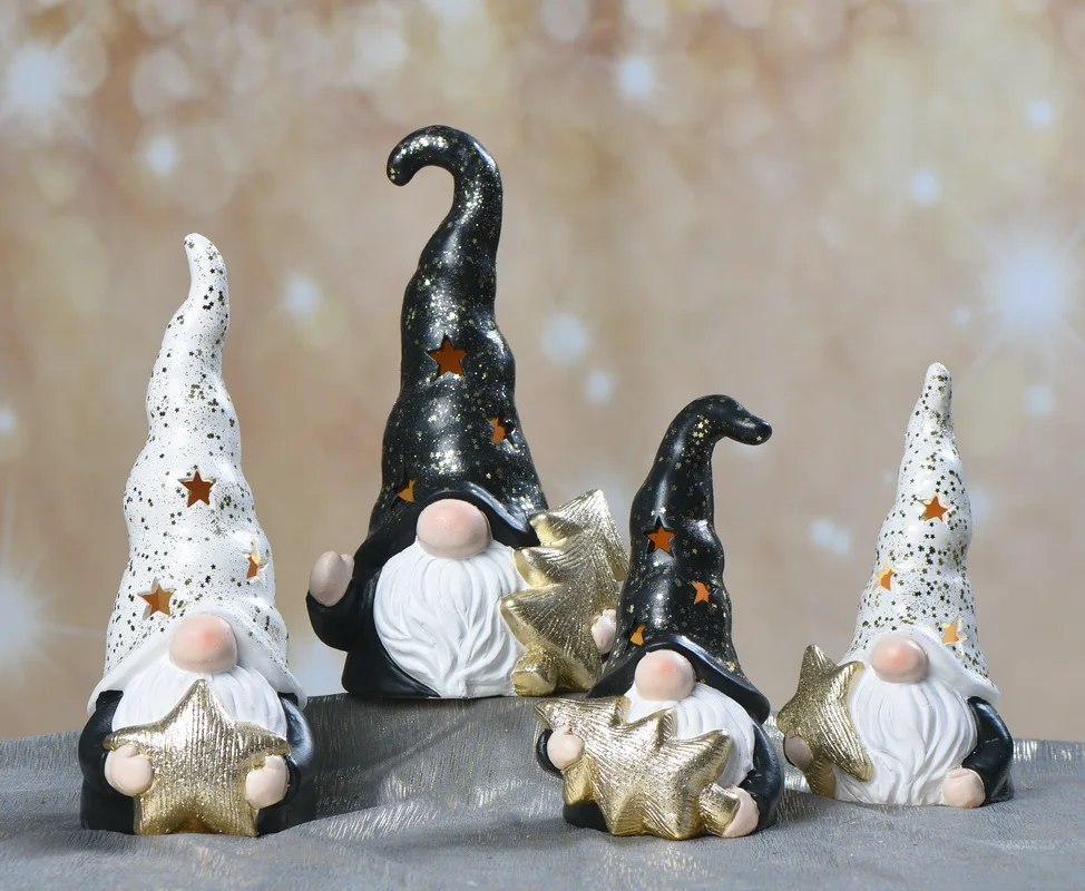 Wholesale custom garden outdoor decor dwarf resin craft garden gnome sculpture with LED light garden decoration ornaments