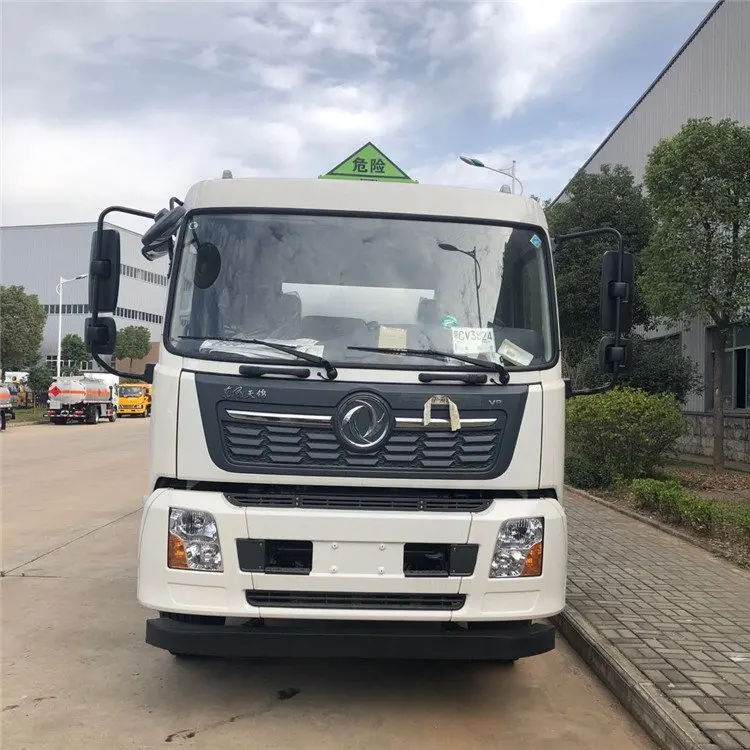 Three Axis 6x2 Heavy Transport Truck GVW 25ton Tank Capacity 19Cbm 245hp Oils Tanker Trucks