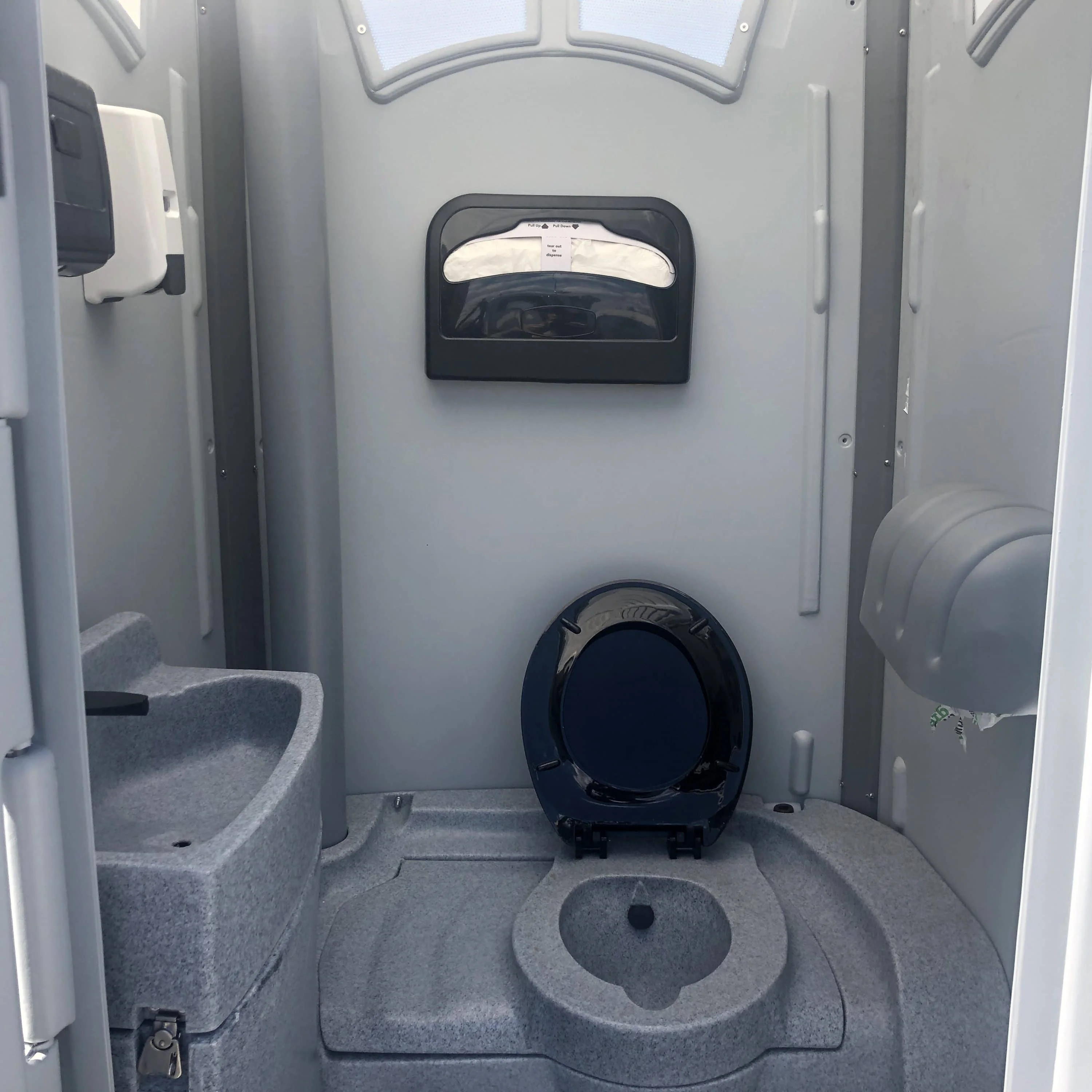 Hot selling toilet portable mobile outdoor Mobile Shower Room Prefabricated Mobile public toilet