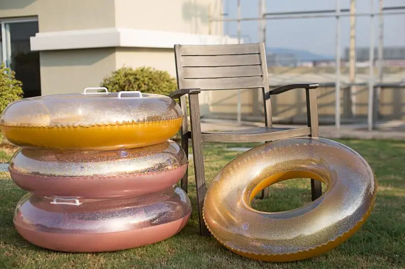 Maideng Summer Pool Beach Party Swimming Float Tube Durable Round Shaped Transparent PVC Glitter Inflatable Swimming Ring