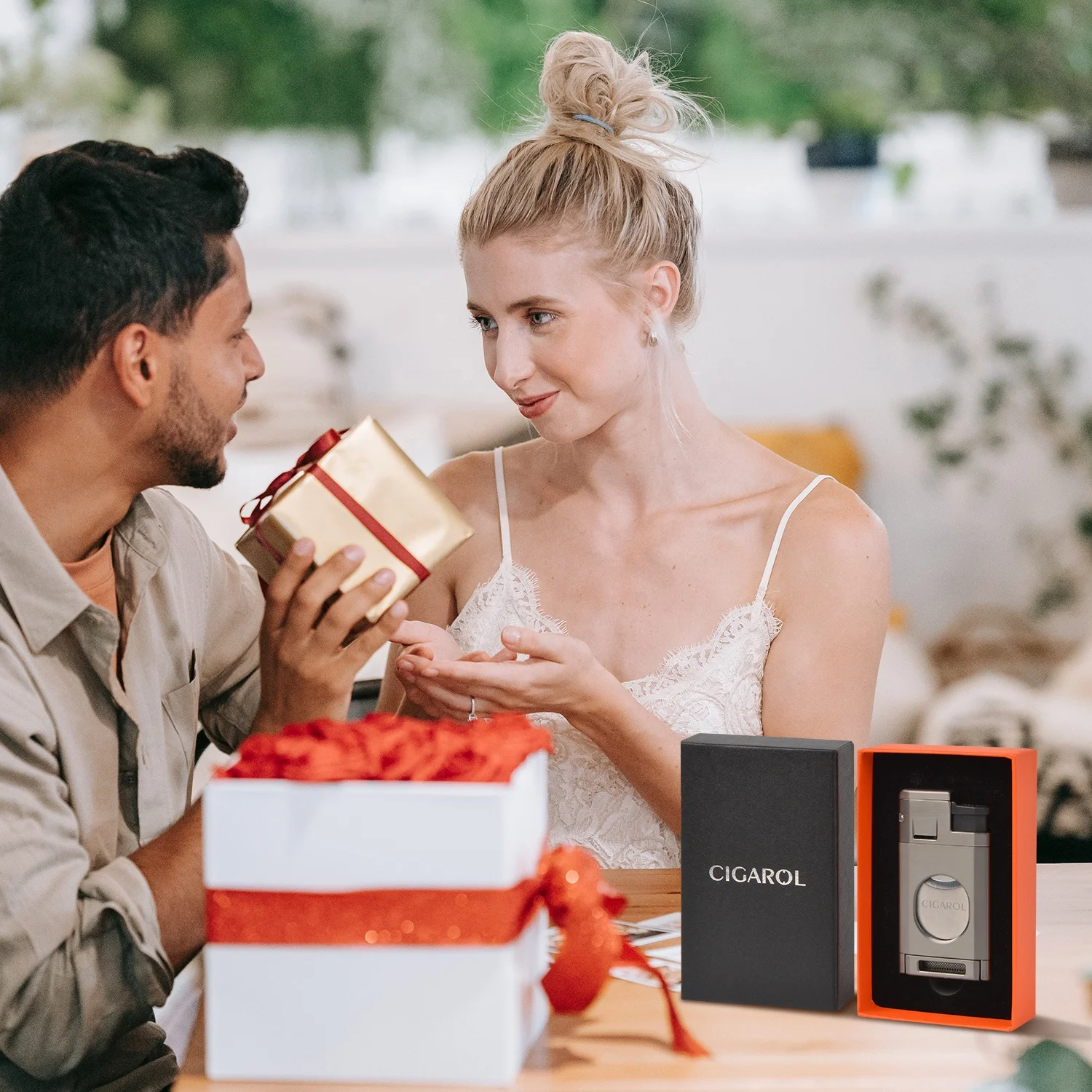 Hot sales Cigar Torch Lighter with Built in Cigar Cutter Triple Jet Flame Lighter Refillable Butane Windproof Lighters