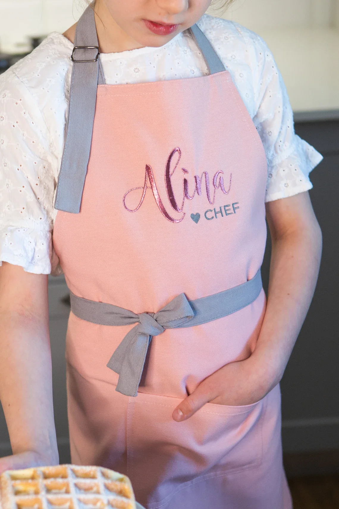 With Embroidery Logo Twilled Combed Cotton Customized Polyester Cotton Fabric Apron With Logo Custom For Women Lady