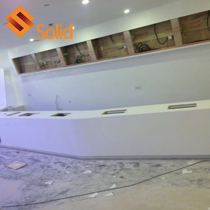 Банковский кассир стойка регистрации в отеле аэропорту информационный центр сервисный