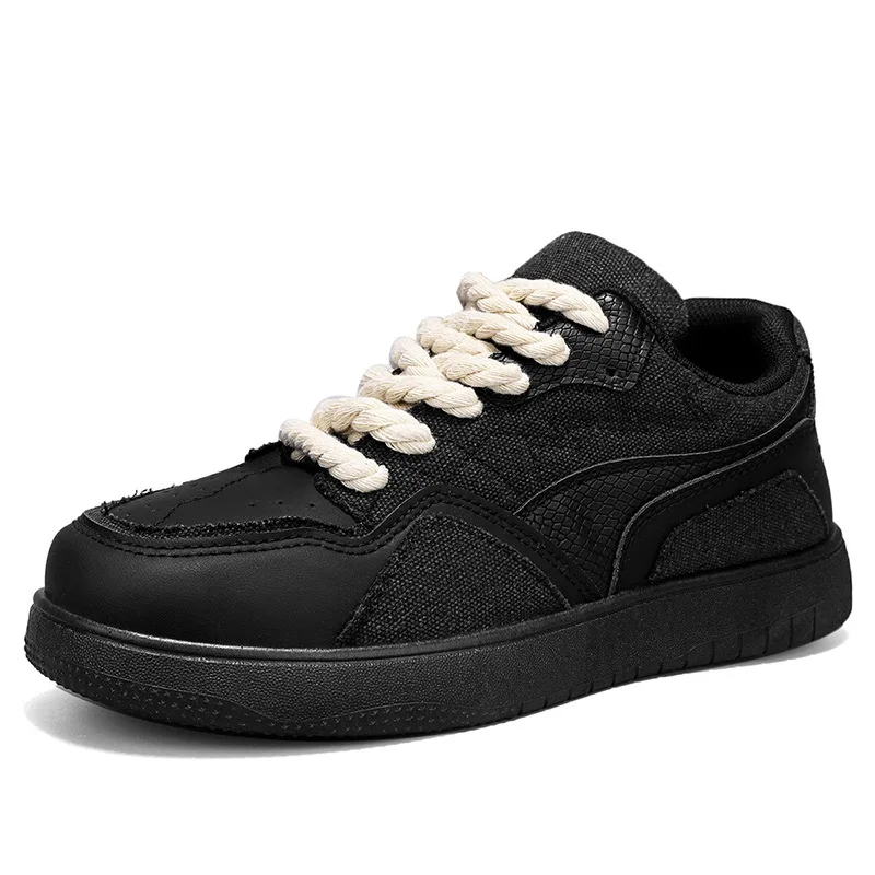 Black Skateboarding Shoes for Men and Women Fashionable Bread Casual Sports Shoes with Thick Soles Board Shoes