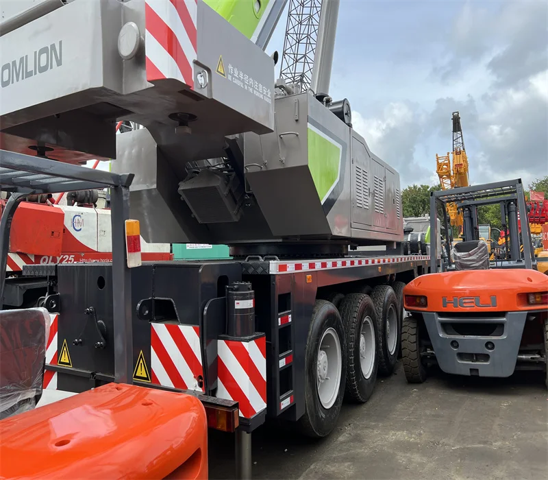 China brand ZOOMLION 100T used truck mounted crane for sale