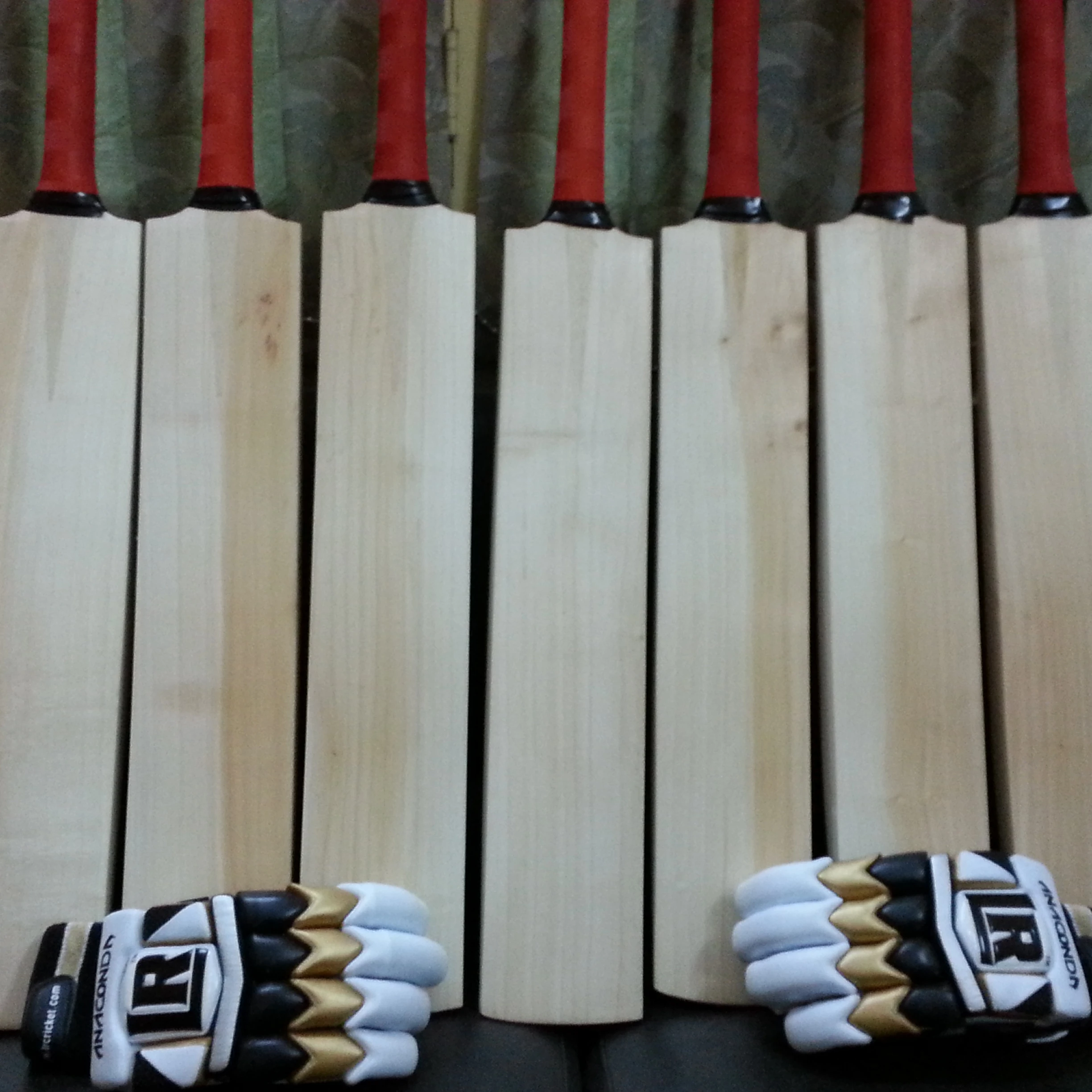 Plain English Willow Cricket Bats 2nd Grade Cricket Bats with Custom requirements High Performance Light Weight Cricket Bats A