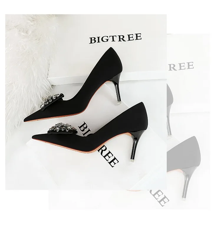 New Women Pumps Luxury Silk Satin Rhinestone Bowknot Buckle Shoe Wrap-toe Shallow High Heel Pumps For Ladies Party Banquet Shoes