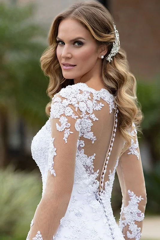 Customized wedding dress fishtail new style European style slim sexy long sleeves leaky back wedding banquet