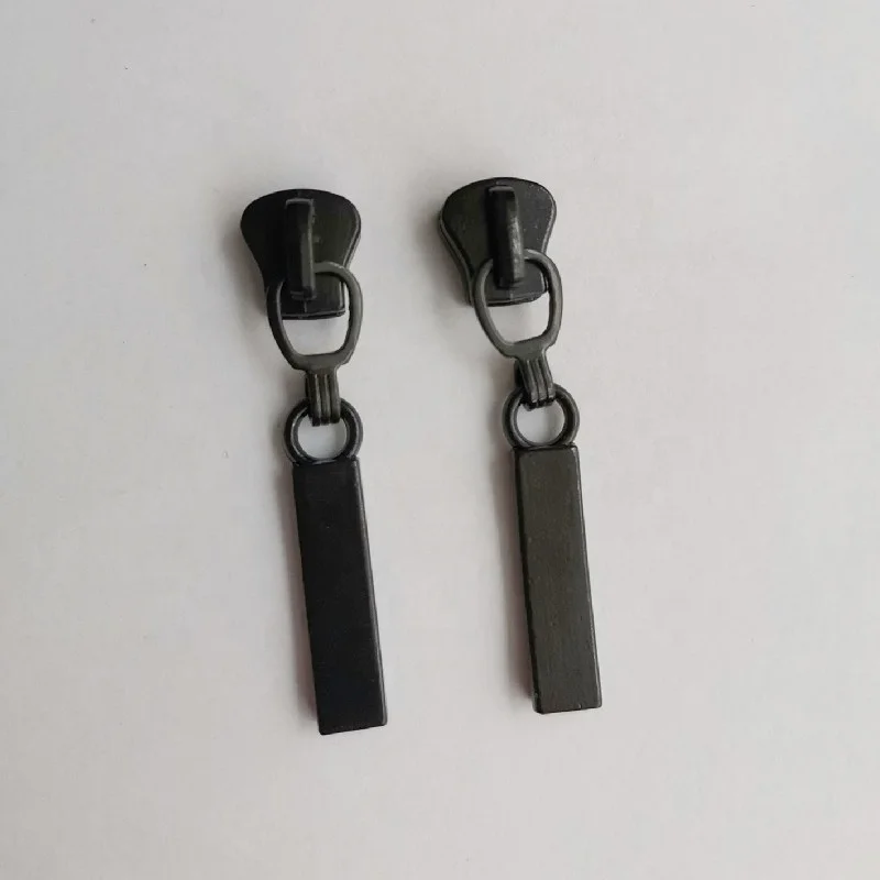 black pillow pulls for #4  vislon zipper