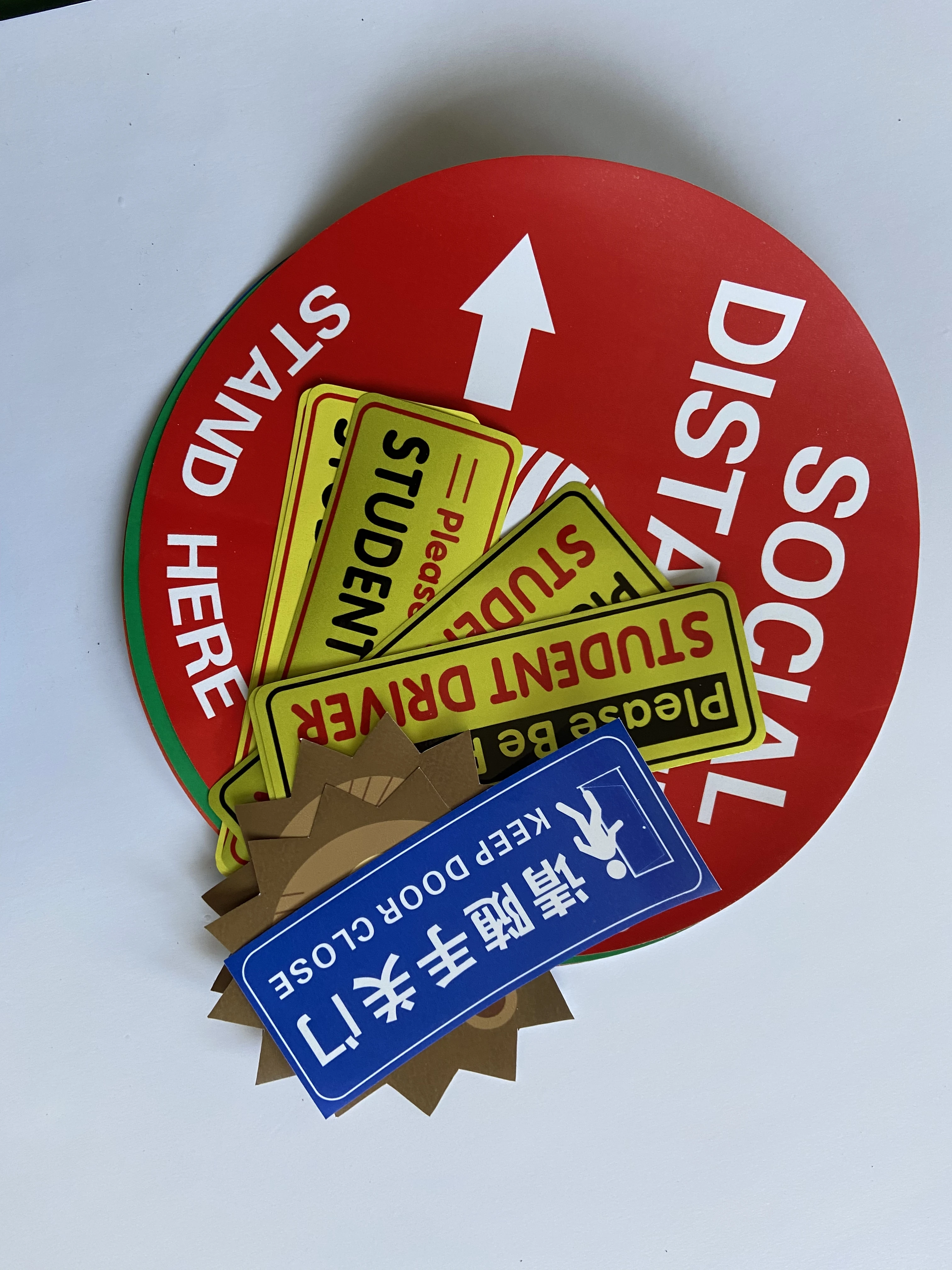 Wholesale Social Distancing Floor Decal Sticker Stop 6ft Apart Stand Please Wait Here Sign Safety Distance Sticker