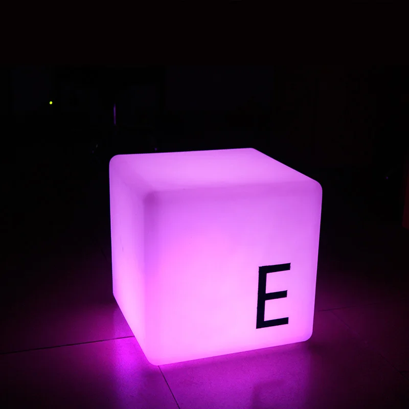 40x40 LED Cube Rechargeable Colors Changing Plastic Furniture LED Lighted Cube Bar Tables and Chairs