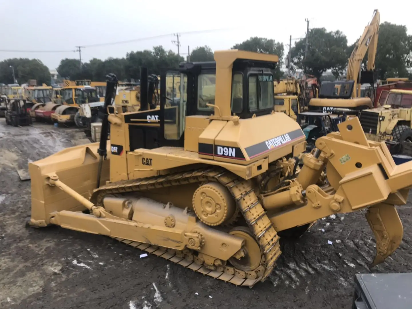 Тяжелая строительная техника cat d9n бульдозер