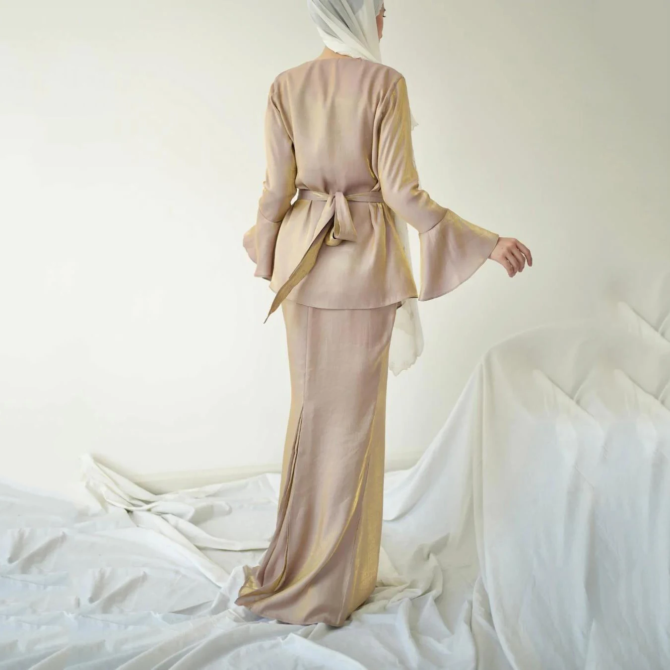 Блестящий шелковый костюм abaya из Малайзии с шифоновой подкладкой элегантный тонкий 2 предметов юбкой легкий неэластичный комплект