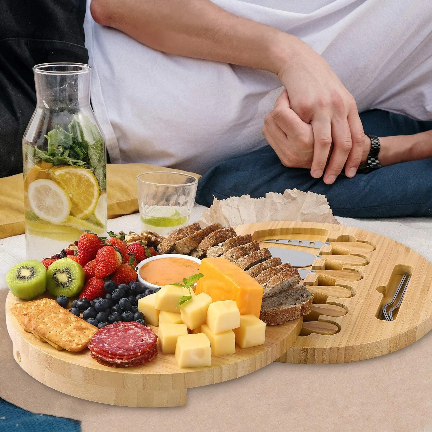 New Arrival 6pcs Knife Set Thick  Natural Round Bamboo Cheese Board with Ceramic Bowls