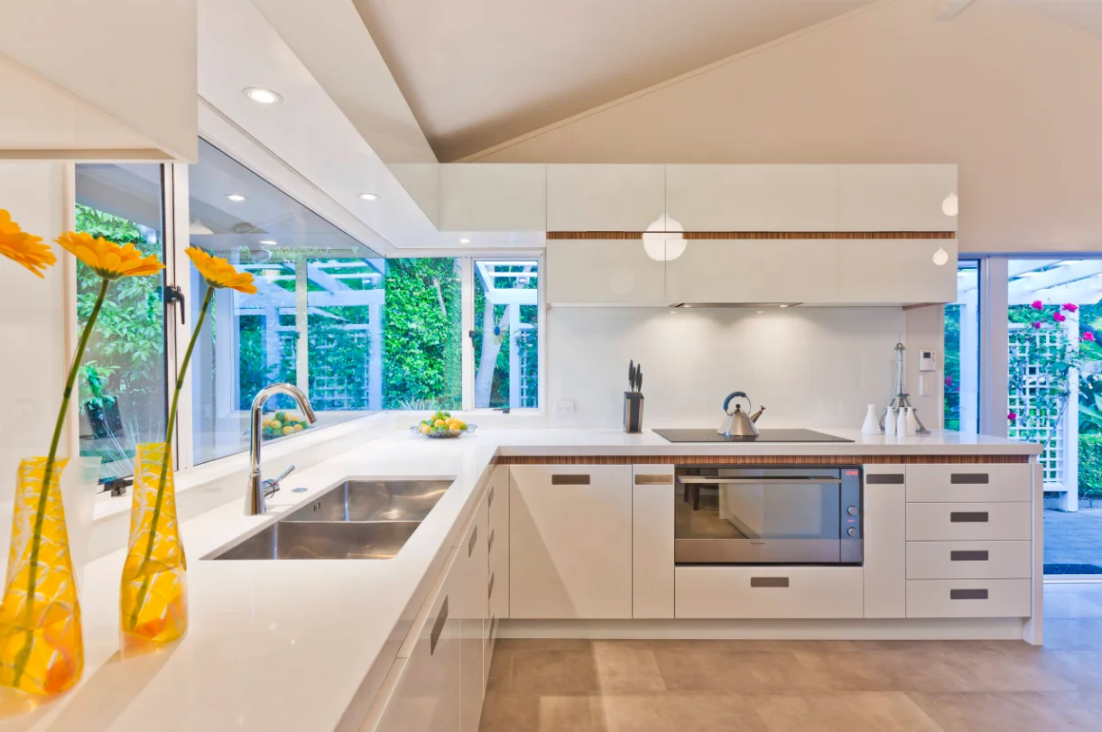 Custom Home Improvement White Lacquer Medium Kitchen Cabinet Modern Kitchen Furniture Design