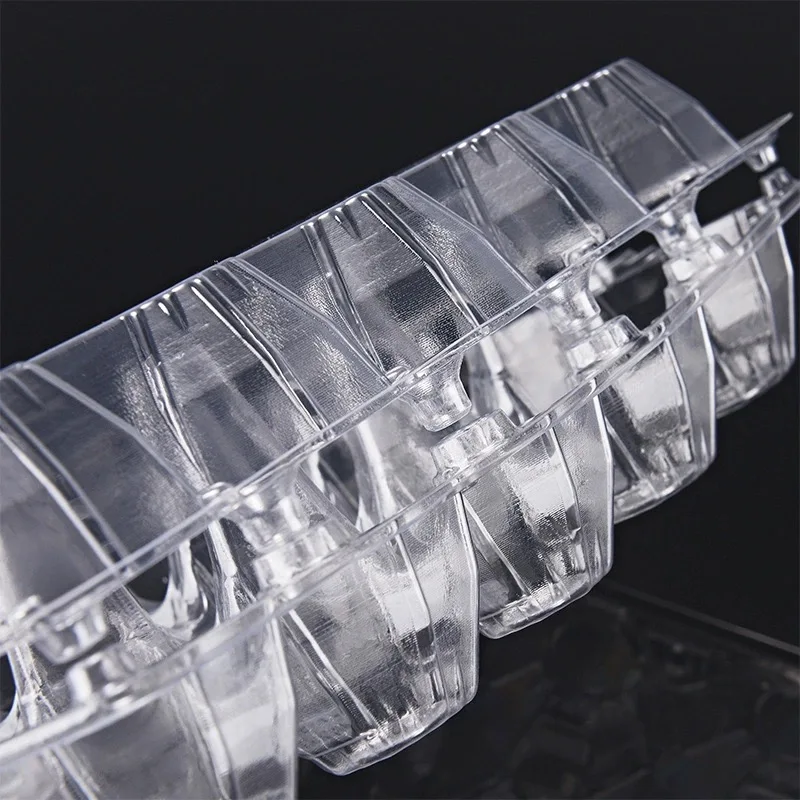 wholesales PET  Plastic EggTray Disposable  Packaging Egg Cartons 2*6 Holes Egg Packaging Boxes